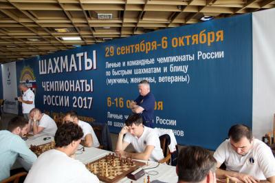 Дмитрий Андрейкин на командном чемпионате России по быстрым шахматам играет с переменным успехом